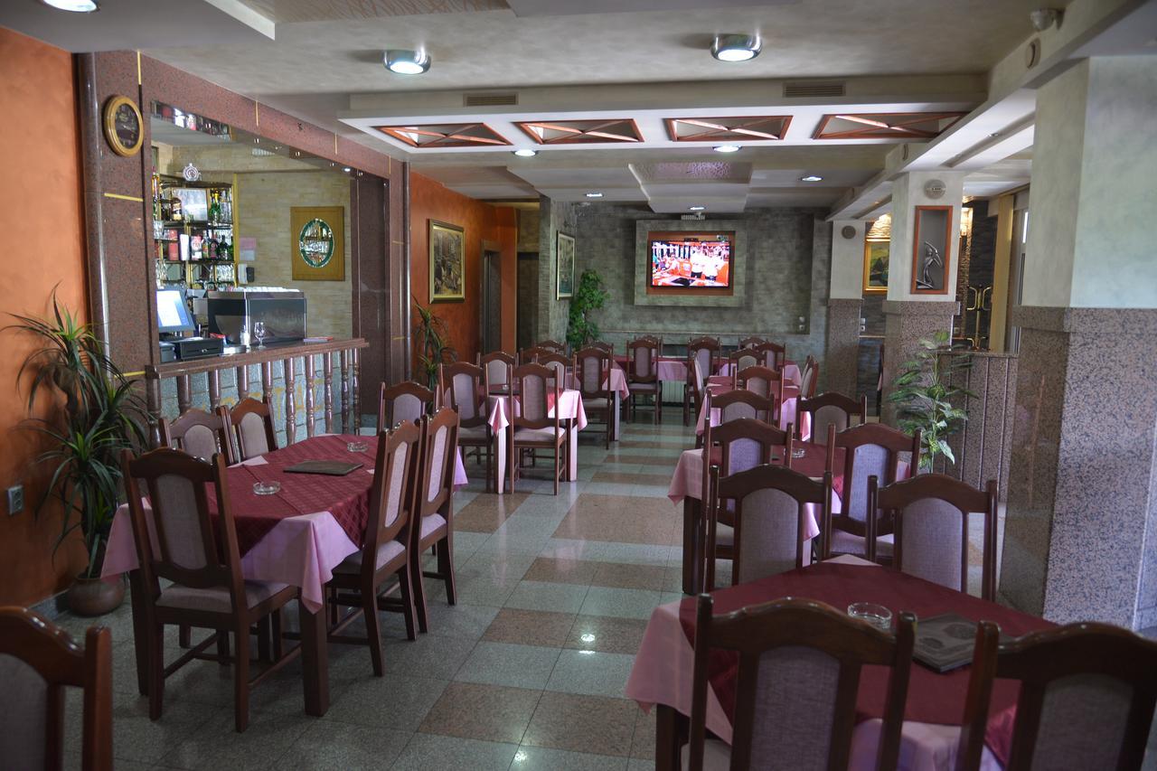 Motel Krstac 모이코바츠 외부 사진